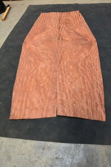 Bubinga fineer 150 x 52-71 cm | 0.6mm | 0,9765m&sup2;