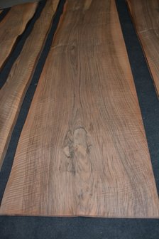 Frans noten fineer moir&eacute; 270 x 58 cm | 0.8mm | 1,566m&sup2;