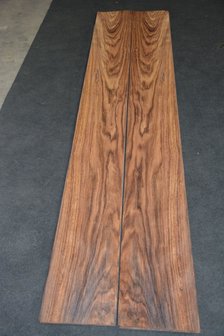 Indisch palissander fineer 235 x 23-27 cm | 0.6 mm | 0,5875m&sup2;