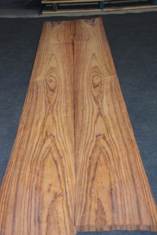 Indisch palissander fineer 270 x 26-31 cm | 0.6 mm | 0,7695m&sup2;