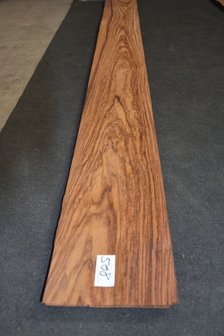 Indisch palissander fineer 285 x 24-27 cm | 0.6 mm | 0,7267m&sup2;