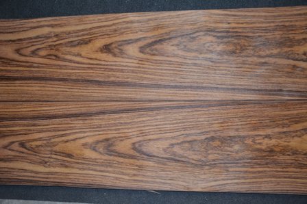 Indisch palissander fineer 285 x 24-27 cm | 0.6 mm | 0,7267m&sup2;