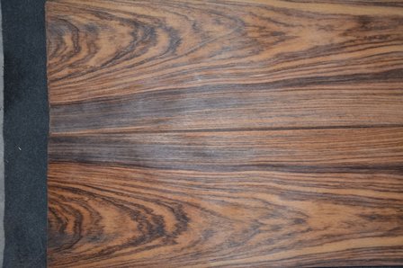 Indisch palissander fineer 285 x 24-27 cm | 0.6 mm | 0,7267m&sup2;