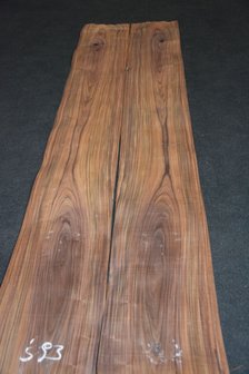 Santos palissander fineer 214 x 26-29 cm | 0.6 mm | 0,5885m&sup2;