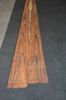 Santos palissander fineer 216 x 9-13 cm | 0.6 mm | 0,2376m&sup2;