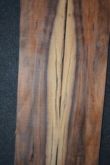 Santos palissander fineer 216 x 9-13 cm | 0.6 mm | 0,2376m&sup2;