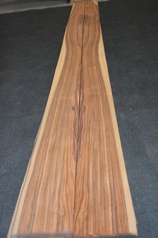 Santos palissander fineer 302 x 14-16 cm | 0.6 mm | 0,453m&sup2;