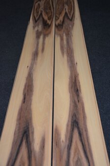 Santos palissander fineer 302 x 14-17 cm | 0.6 mm | 0,4681m&sup2;