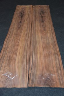 Santos palissander fineer 168 x 27-29 cm | 0.6 mm | 0,4704m&sup2;