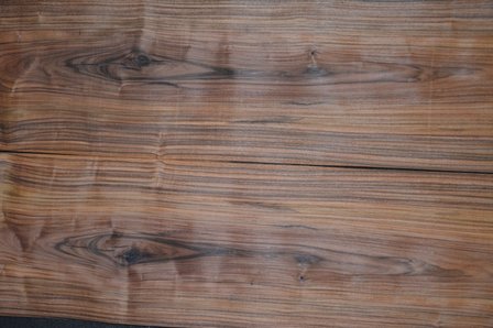 Santos palissander fineer 168 x 27-29 cm | 0.6 mm | 0,4704m&sup2;