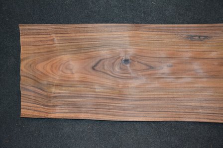 Santos palissander fineer 213 x 25-29 cm | 0.6 mm | 0,5751m&sup2;