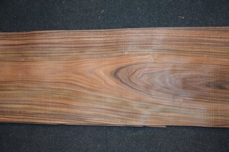 Santos palissander fineer 213 x 25-29 cm | 0.6 mm | 0,5751m&sup2;