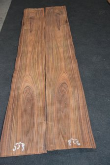 Santos palissander fineer 213 x 25-29 cm | 0.6 mm | 0,5751m&sup2;