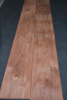 Afrikaans palissander fineer 200 x 27 cm | 0.6 mm | 0,54m&sup2;