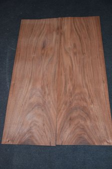 Afrikaans palissander fineer 93 x 29-31 cm | 0.6 mm | 0,279m&sup2;