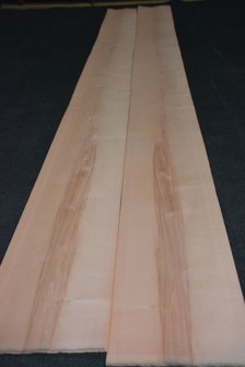 Peren fineer 276 x 24-25 cm | 0.6 mm | 0,68m&sup2;