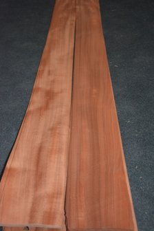 Moabi fineer 232 x 13-14 cm | 0.6 mm | 0,31m&sup2;