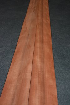 Moabi fineer 232 x 13 cm | 0.6 mm | 0,30m&sup2;