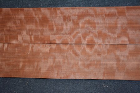 Makore fineer 223 x 16-17 cm | 0.6mm | 0,37m&sup2;