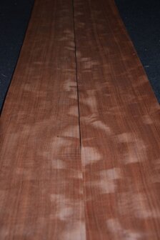 Makore fineer 223 x 16-17 cm | 0.6mm | 0,37m&sup2;