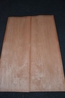 Kersen fineer 78 x 27 cm | 0.6mm | 0,21m&sup2;
