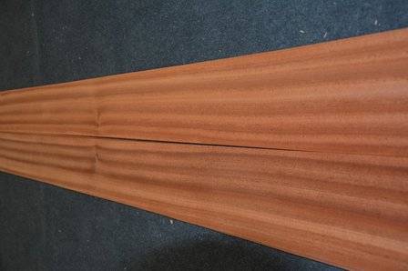 Sipo mahonie fineer 225 x 15 cm | 0.6mm | 0,3375