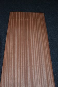 Sapelli mahonie fineer 221 x 24-26 cm | 0.6mm | 0,553m&sup2;