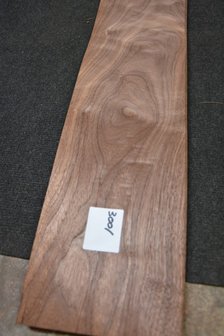 Amerikaans noten fineer 435 x 17-21 cm | 0.6mm | 0,827m&sup2;