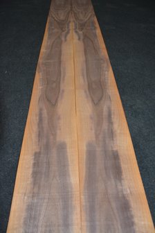 Amerikaans noten fineer 435 x 17-21 cm | 0.6mm | 0,827m&sup2;