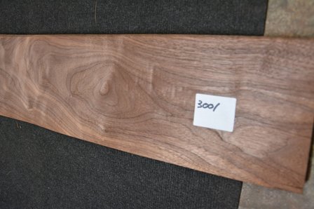 Amerikaans noten fineer 435 x 17-21 cm | 0.6mm | 0,827m&sup2;