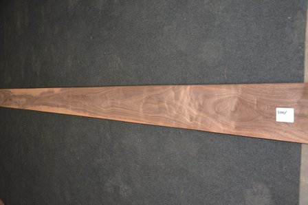 Amerikaans noten fineer 435 x 17-21 cm | 0.6mm | 0,827m&sup2;