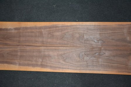 Amerikaans noten fineer 435 x 17-21 cm | 0.6mm | 0,827m&sup2;