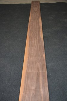 Amerikaans noten fineer 435 x 23-26 cm | 0.6mm | 1,065m&sup2;
