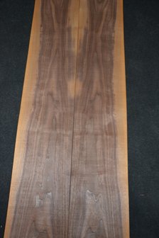 Amerikaans noten fineer 435 x 23-26 cm | 0.6mm | 1,065m&sup2;