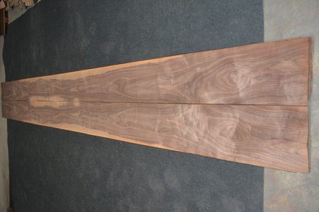 Amerikaans noten fineer 435 x 23-26 cm | 0.6mm | 1,065m&sup2;