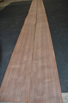 Amerikaans noten fineer 425 x 20-24 cm | 0.6mm | 0,935m&sup2;