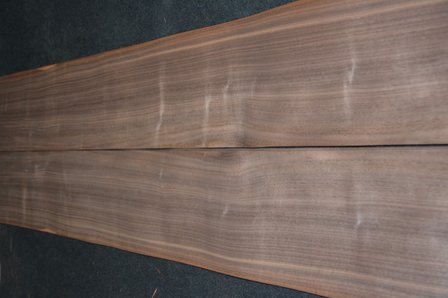 Amerikaans noten fineer 425 x 20-24 cm | 0.6mm | 0,935m&sup2;