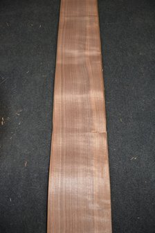 Amerikaans noten fineer 435 x 17-19 cm | 0.6mm | 0,783m&sup2;