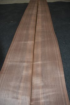 Amerikaans noten fineer 435 x 17-19 cm | 0.6mm | 0,783m&sup2;