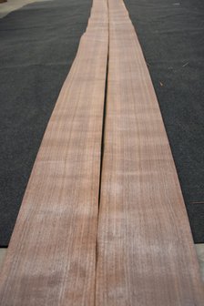Amerikaans noten fineer 435 x 17-19 cm | 0.6mm | 0,783m&sup2;