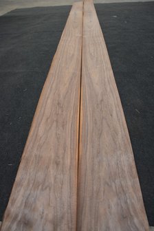 Amerikaans noten fineer 440 x 20 cm | 0.6mm | 0,880m&sup2;