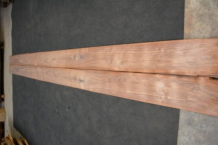 Amerikaans noten fineer 440 x 20 cm | 0.6mm | 0,880m&sup2;