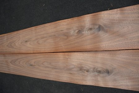 Amerikaans noten fineer 440 x 20 cm | 0.6mm | 0,880m&sup2;
