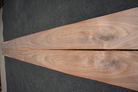 Amerikaans noten fineer 440 x 17 cm | 0.6mm |  0,748m&sup2;