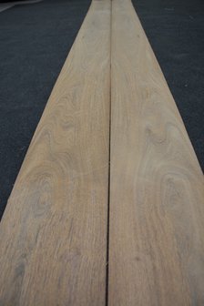 Bruinhart fineer 325 x 22 cm | 0.6mm | 0,715m&sup2;