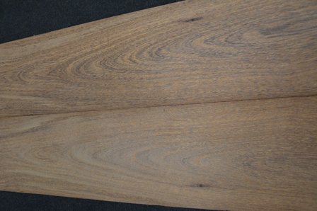 Bruinhart fineer 325 x 22 cm | 0.6mm | 0,715m&sup2;