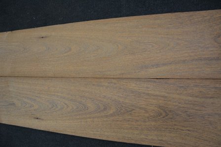 Bruinhart fineer 325 x 22 cm | 0.6mm | 0,715m&sup2;