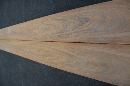 Bruinhart fineer 325 x 15 cm | 0.6mm | 0,488m&sup2;