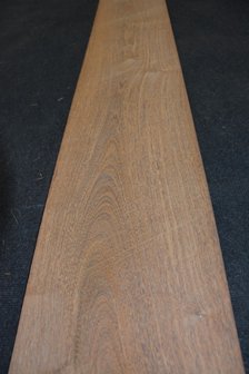 Bruinhart fineer 325 x 27 cm | 0.6mm | 0,878m&sup2;