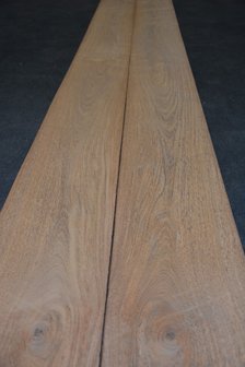 Bruinhart fineer 325 x 27 cm | 0.6mm | 0,878m&sup2;